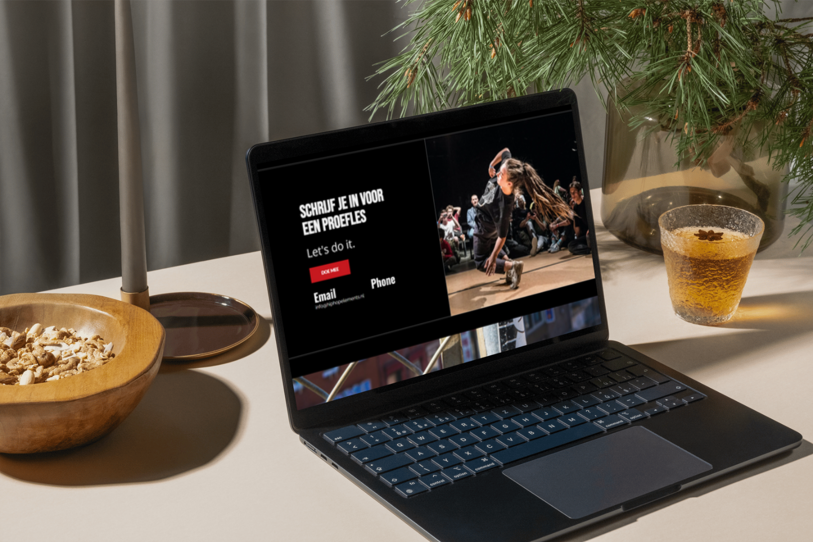 Dynamische site voor hiphoplessen en events, met aanmeldformulieren en agenda.